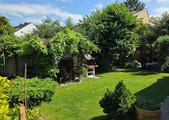House With Good Connection Дом отдыха